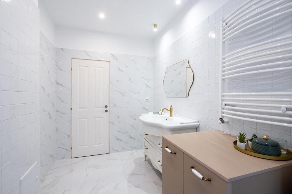Wonderful Victorie Apartment Bucharest Luaran gambar