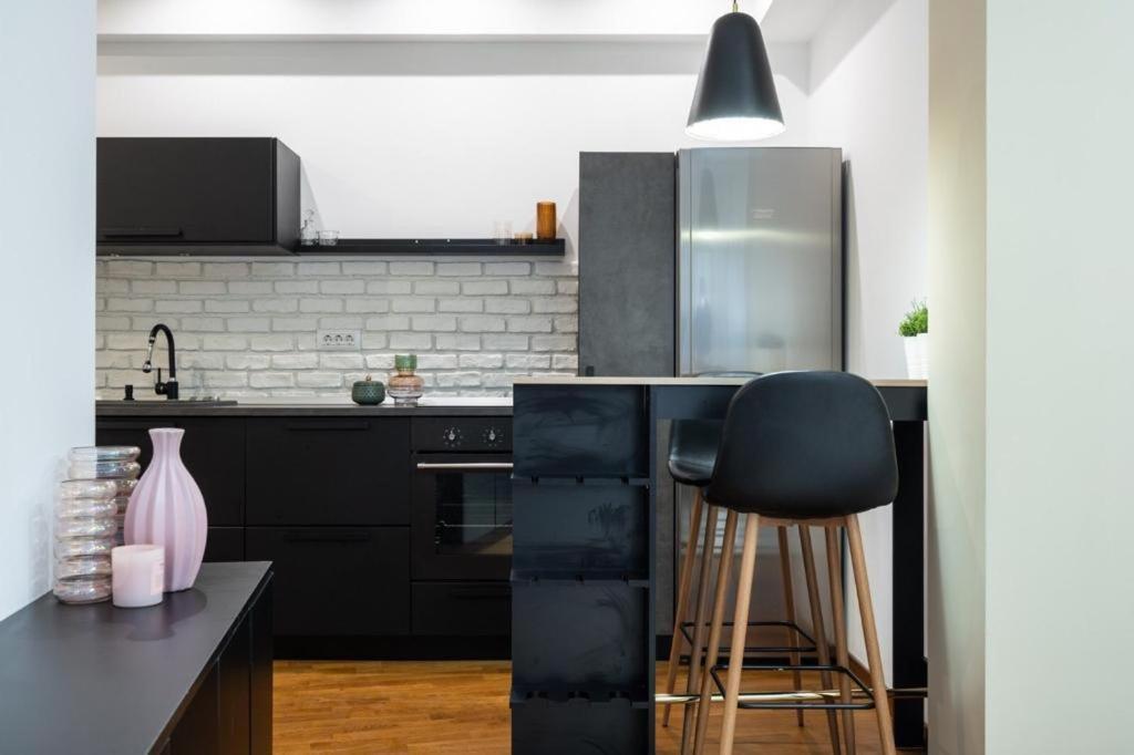 Wonderful Victorie Apartment Bucharest Luaran gambar