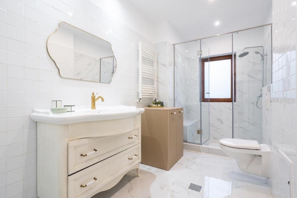 Wonderful Victorie Apartment Bucharest Luaran gambar